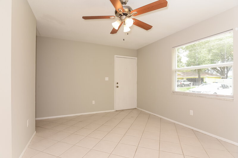 2,440/Mo, 206 Elizabeth Ave Clearwater, FL 33759 Living Room View