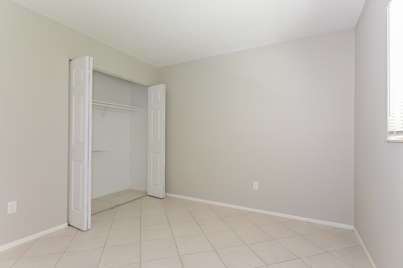 2,440/Mo, 206 Elizabeth Ave Clearwater, FL 33759 Master Bedroom View