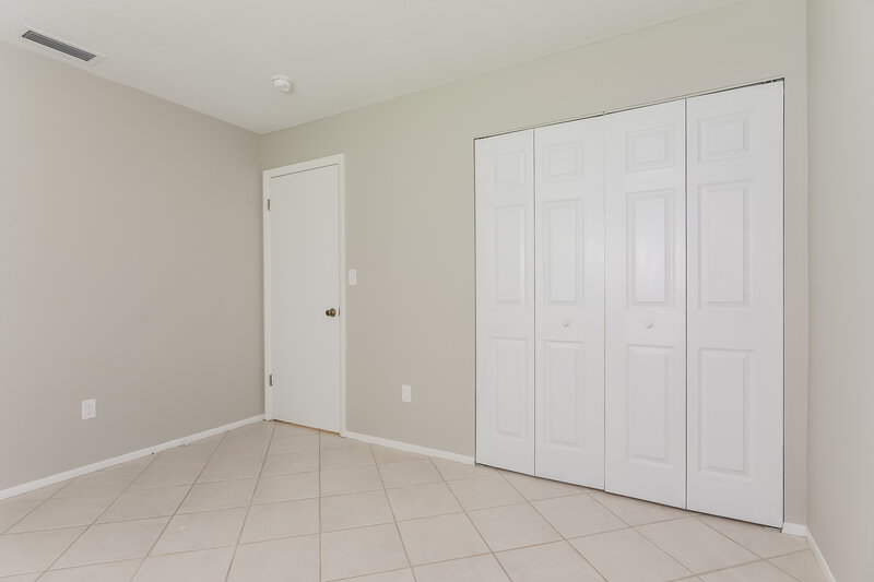 2,440/Mo, 206 Elizabeth Ave Clearwater, FL 33759 Master Bedroom View 2