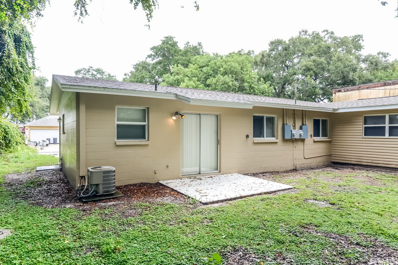 2,440/Mo, 206 Elizabeth Ave Clearwater, FL 33759 Rear View