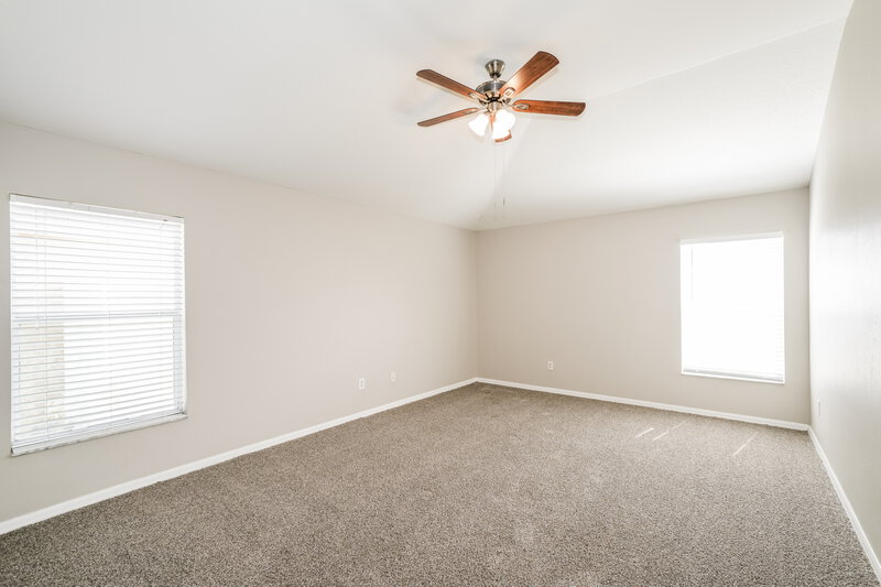 2,285/Mo, 4204 Knob Lake Ct Tampa, FL 33619 Main Bedroom View 2