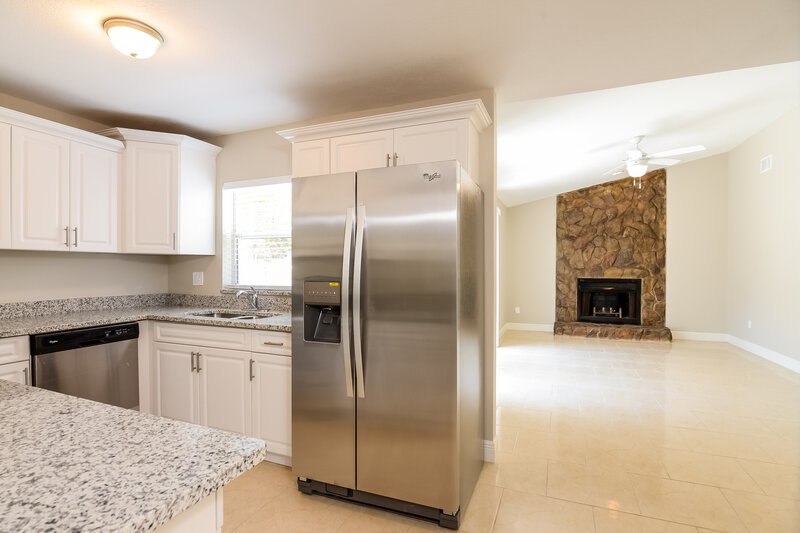 1,950/Mo, 3664 Lake Saint George Dr Palm Harbor, FL 34684 Kitchen View 2