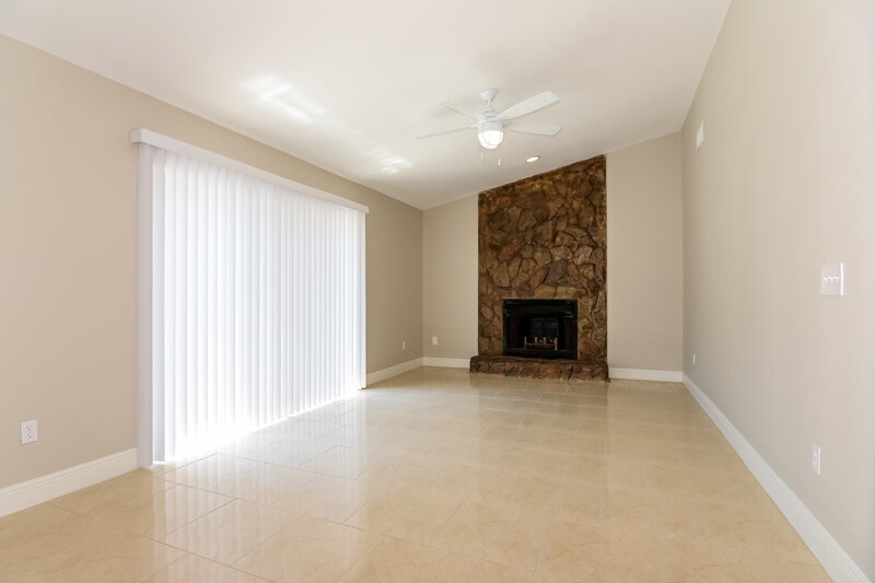 1,950/Mo, 3664 Lake Saint George Dr Palm Harbor, FL 34684 Family Room View