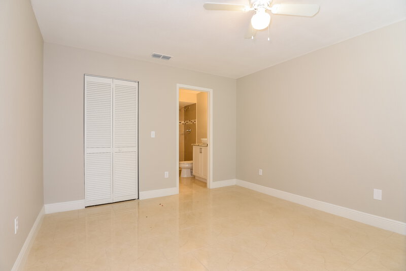 1,950/Mo, 3664 Lake Saint George Dr Palm Harbor, FL 34684 Master Bedroom View