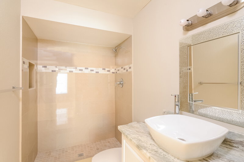 1,950/Mo, 3664 Lake Saint George Dr Palm Harbor, FL 34684 Bathroom View