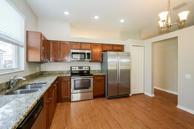 2,670/Mo, 5519 Terrain de Golf Dr Lutz, FL 33558 Kitchen View 2