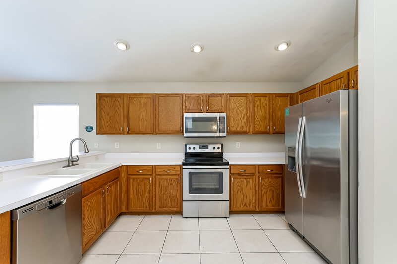 2,035/Mo, 12644 White Bluff Rd Hudson, FL 34669 Kitchen View 2