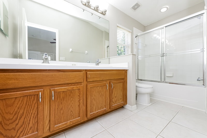 2,035/Mo, 12644 White Bluff Rd Hudson, FL 34669 Main Bathroom View