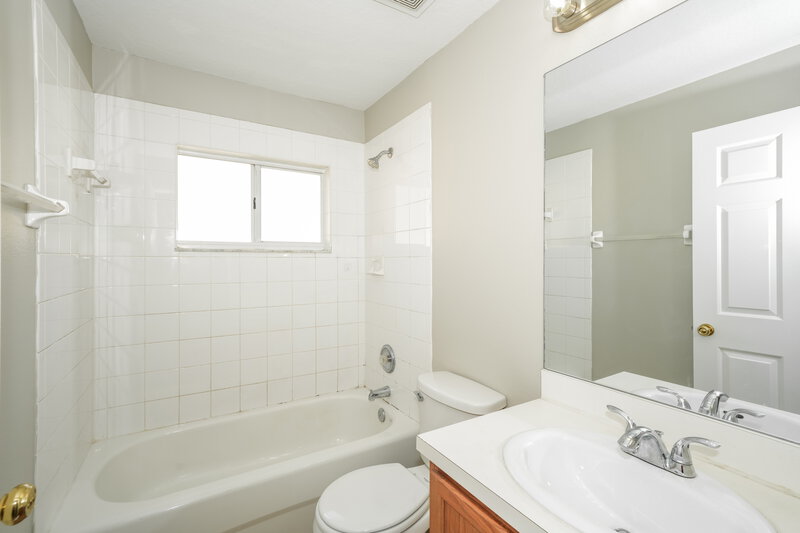 2,050/Mo, 30932 Midtown Ct Wesley Chapel, FL 33545 Bathroom View
