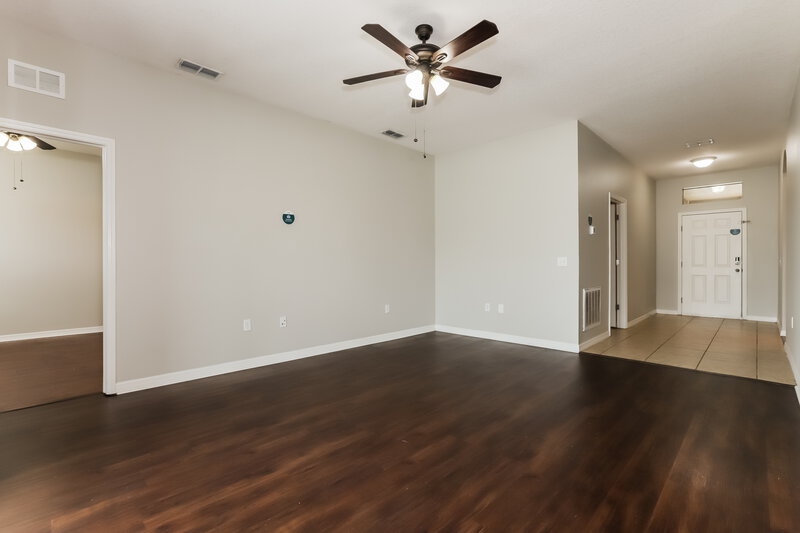 1,980/Mo, 925 Krenson Woods Rd Lakeland, FL 33813 Living Room View 2