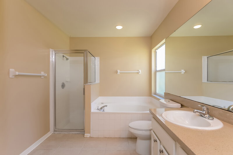 3,430/Mo, 4134 Moreland Dr Valrico, FL 33596 Master Bathroom View
