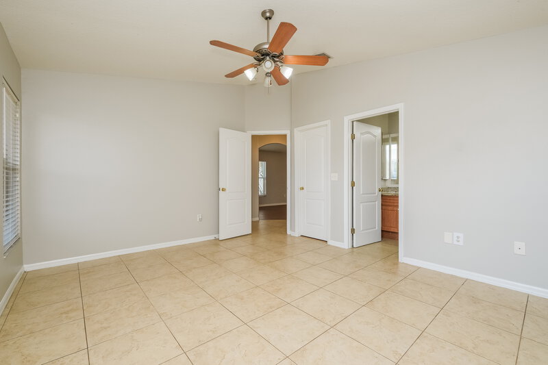 2,015/Mo, 425 Maple Pointe Dr Seffner, FL 33584 Main Bedroom View 2