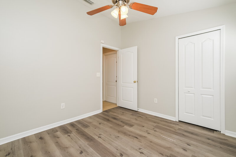 2,015/Mo, 425 Maple Pointe Dr Seffner, FL 33584 Bedroom View 2