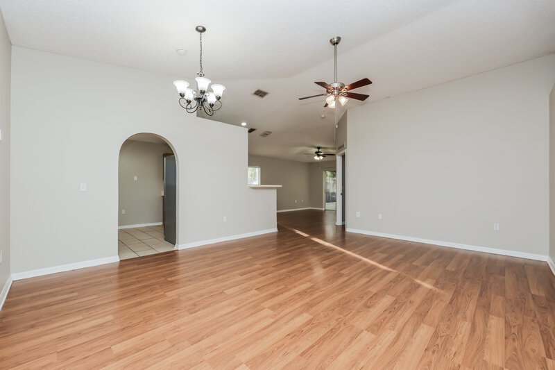 1,930/Mo, 10303 Frog Pond Dr Riverview, FL 33569 Dining Room View 2