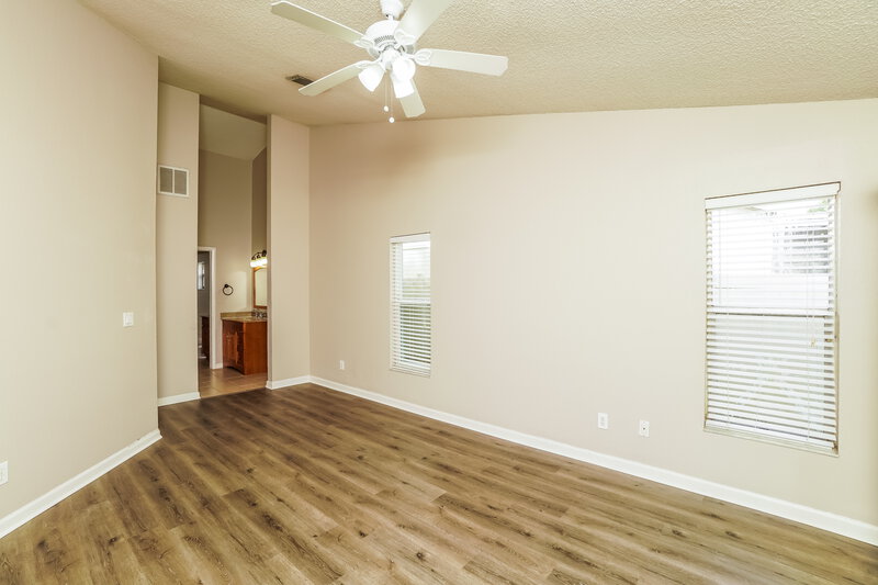 2,680/Mo, 11825 Snapdragon Rd Tampa, FL 33635 Main Bedroom View