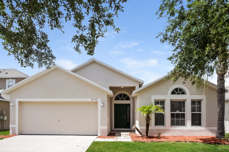 2,075/Mo, 12738 Lake Vista Dr Gibsonton, FL 33534 External View