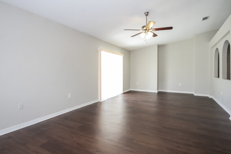 2,075/Mo, 12738 Lake Vista Dr Gibsonton, FL 33534 Dining Room View 2