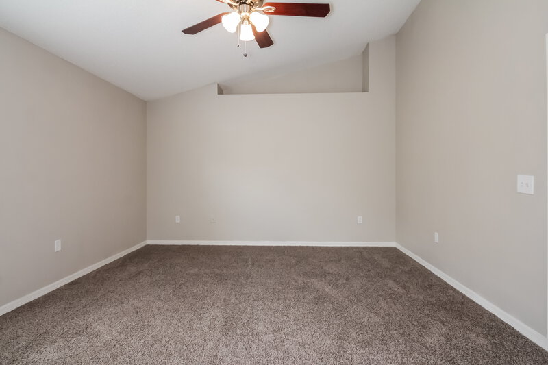 2,075/Mo, 12738 Lake Vista Dr Gibsonton, FL 33534 Master Bedroom View