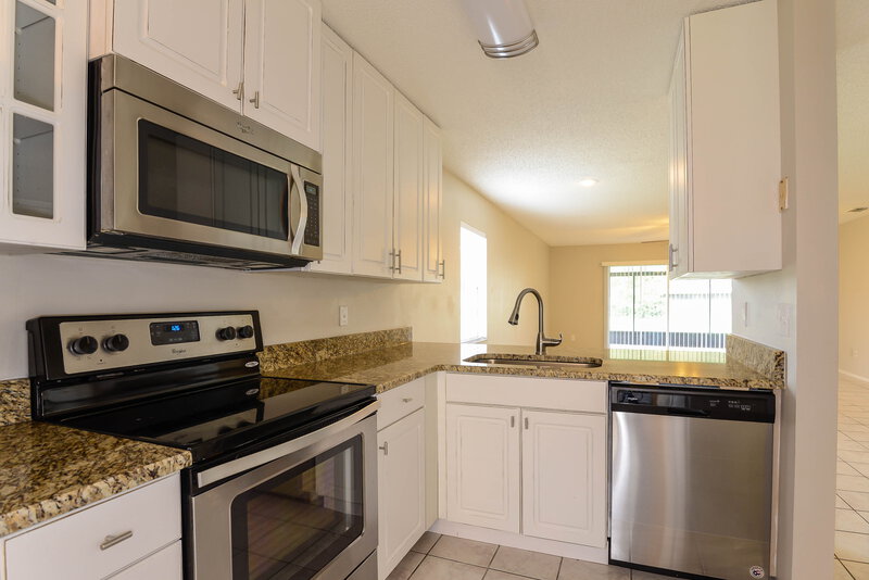 2,270/Mo, 1612 Baker Rd Lutz, FL 33559 Kitchen View 3