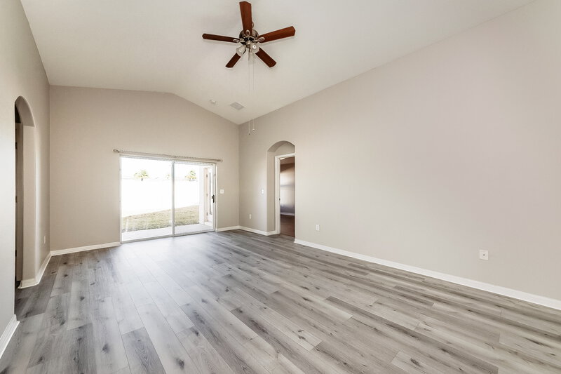 2,180/Mo, 10620 Shady Preserve Dr Riverview, FL 33579 Living Room View