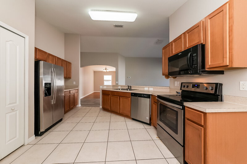 2,180/Mo, 10620 Shady Preserve Dr Riverview, FL 33579 Kitchen View