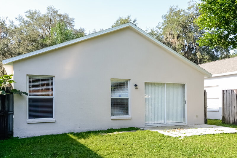 2,065/Mo, 8710 Morrison Oaks Ct Temple Terrace, FL 33637 Rear View