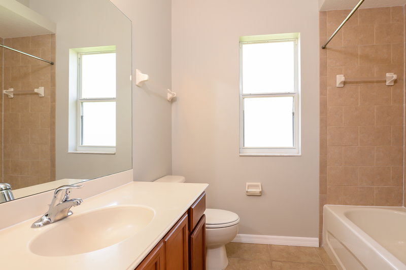 4,400/Mo, 3408 Misty View Dr Spring Hill, FL 34609 Bathroom View