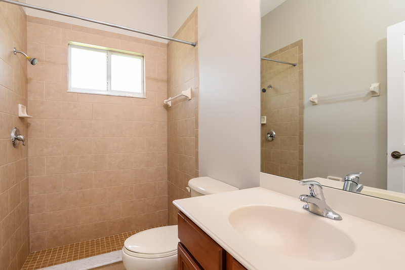 4,400/Mo, 3408 Misty View Dr Spring Hill, FL 34609 Bathroom View 2