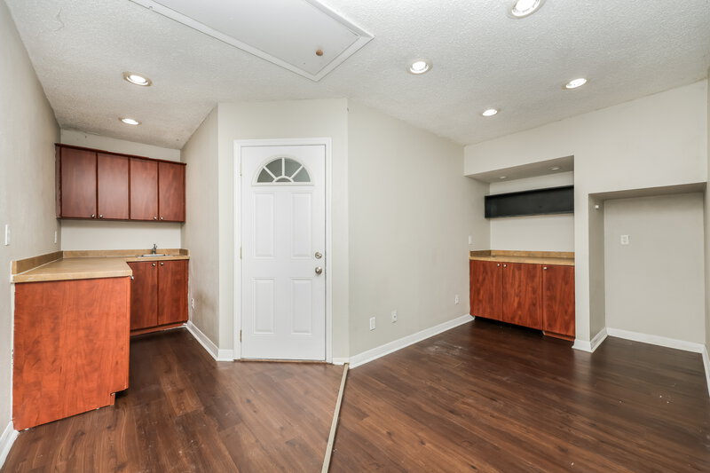 2,340/Mo, 1228 Tuxford Dr Brandon, FL 33511 Laundry Room View