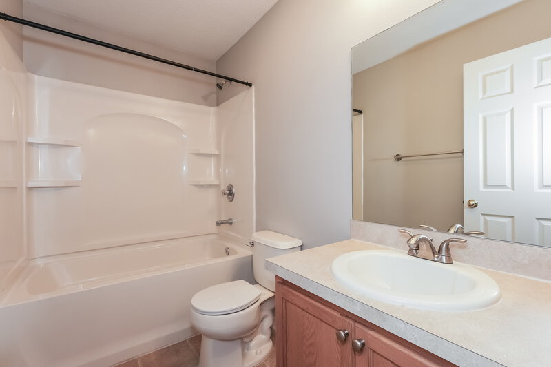 0/Mo, 3128 Royal Tuscan Ln Valrico, FL 33594 Bathroom View