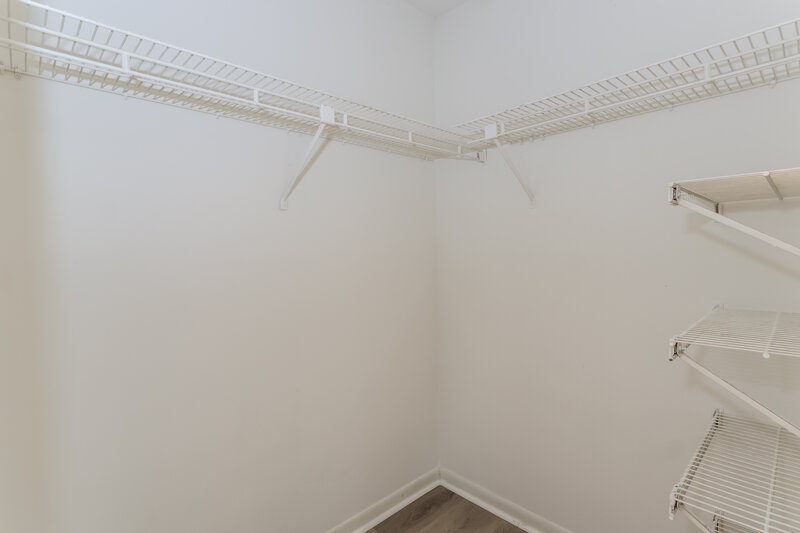 2,685/Mo, 11504 Robles del Rio Pl Temple Terrace, FL 33617 Walk In Closet View