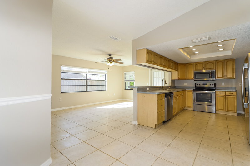 0/Mo, 4243 Tall Oak Ln New Port Richey, FL 34653 Dining Room View