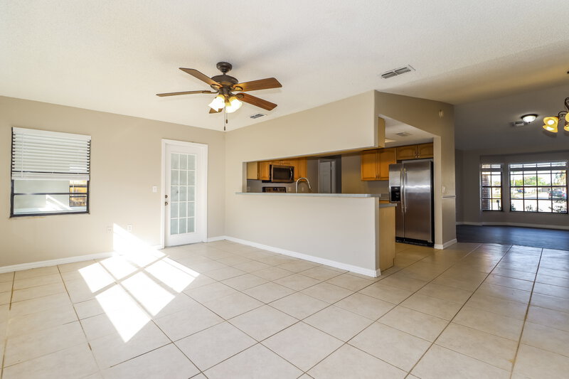 0/Mo, 4243 Tall Oak Ln New Port Richey, FL 34653 Dining Room View 2