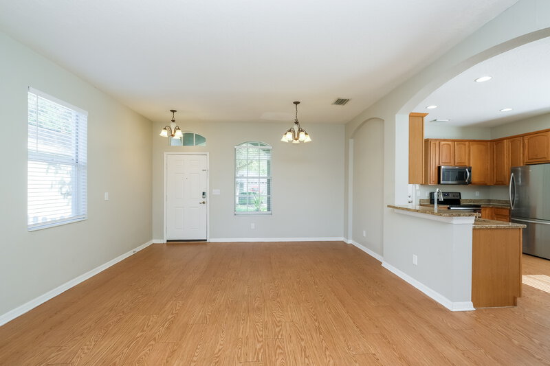 2,225/Mo, 8564 Deer Chase Dr Riverview, FL 33578 Living Room View 2