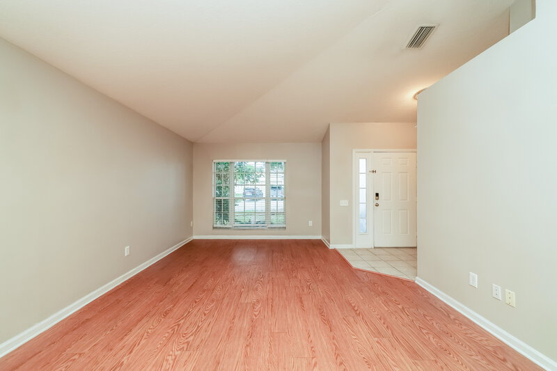 2,225/Mo, 13224 Early Run Ln Riverview, FL 33578 Living Room View