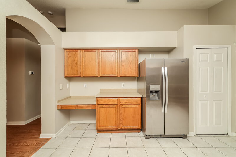 2,225/Mo, 13224 Early Run Ln Riverview, FL 33578 Kitchen View 2