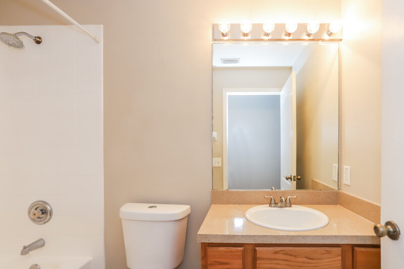 2,475/Mo, 13224 Early Run Ln Riverview, FL 33578 Bathroom View