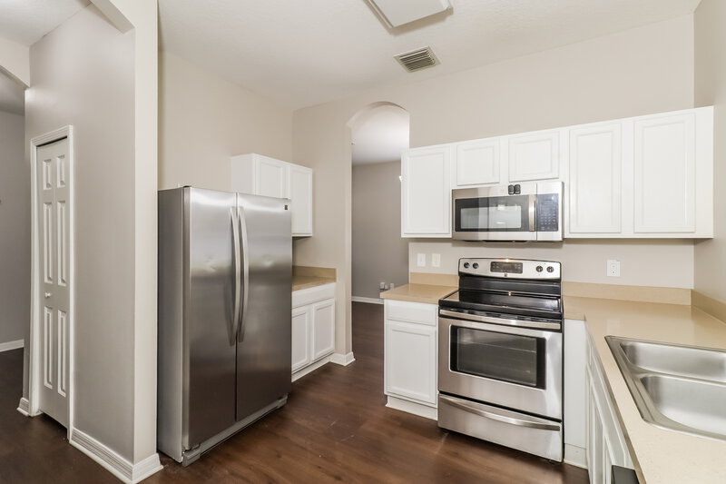 2,090/Mo, 13035 Haverhill Dr Spring Hill, FL 34609 Kitchen View 2
