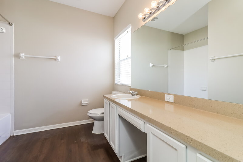 2,090/Mo, 13035 Haverhill Dr Spring Hill, FL 34609 Main Bathroom View