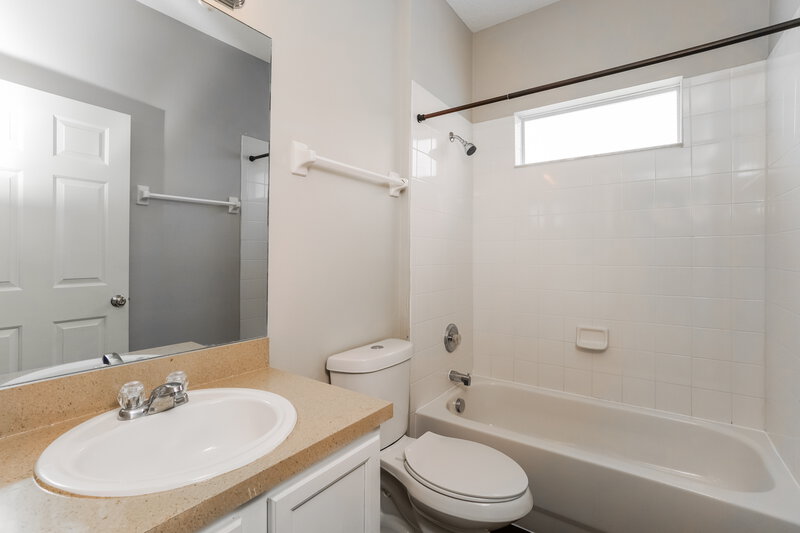 3,320/Mo, 13035 Haverhill Dr Spring Hill, FL 34609 Bathroom View