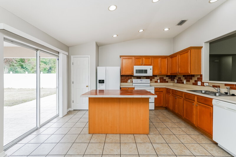 2,115/Mo, 10616 Dawns Light Dr Riverview, FL 33578 Kitchen View