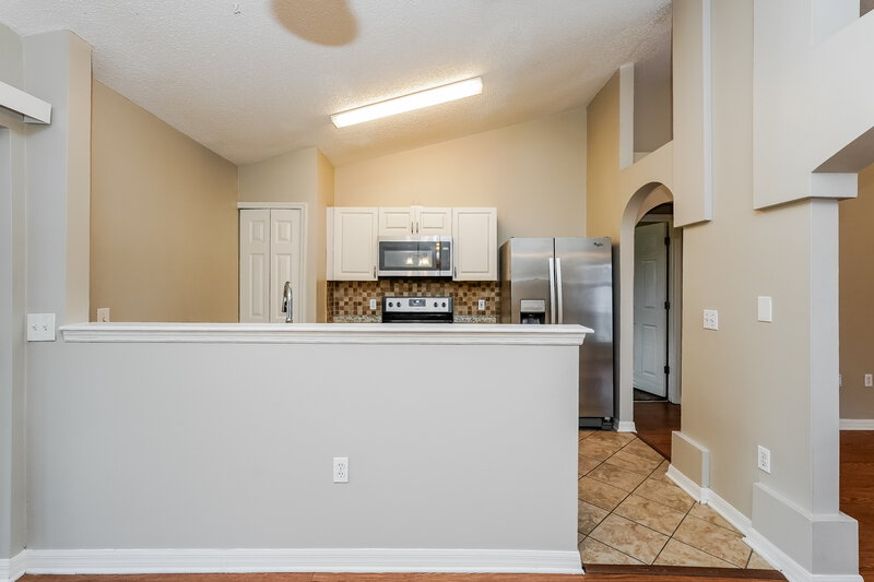 3,260/Mo, 6307 Calamari Pl Riverview, FL 33578 Kitchen View 2