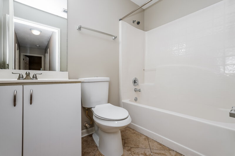 3,260/Mo, 6307 Calamari Pl Riverview, FL 33578 Bathroom View