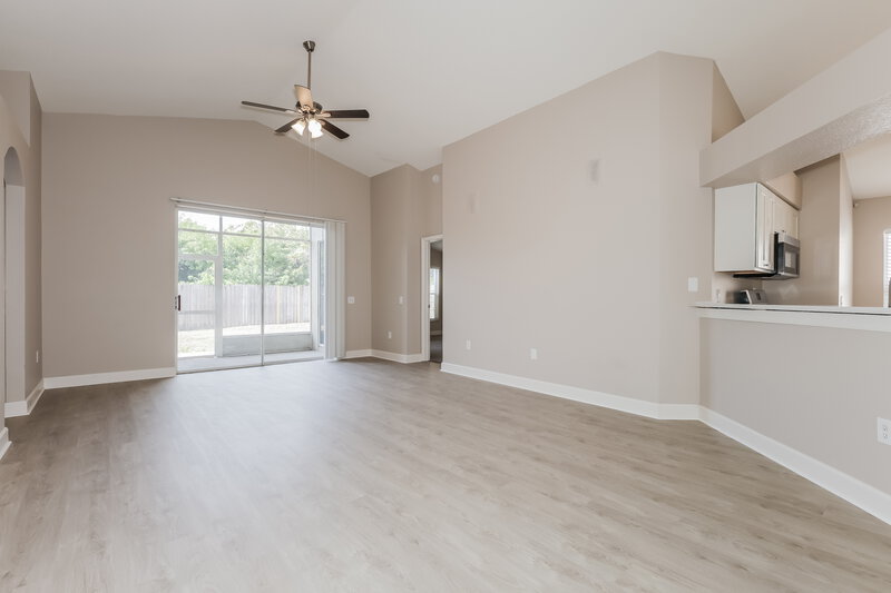 2,310/Mo, 9031 Egret Cove Cir Riverview, FL 33578 Living Room View 2
