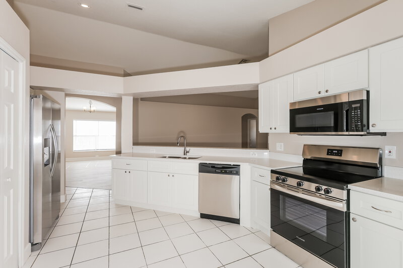 2,310/Mo, 9031 Egret Cove Cir Riverview, FL 33578 Kitchen View