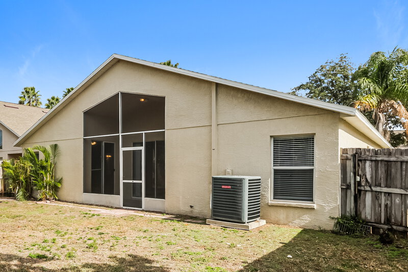 2,310/Mo, 9031 Egret Cove Cir Riverview, FL 33578 Rear View