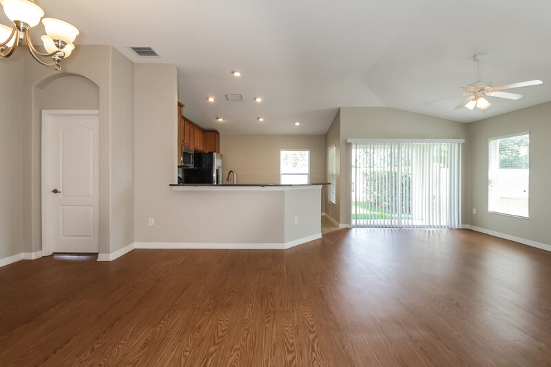 2,410/Mo, 11611 Addison Chase Dr Riverview, FL 33579 Living Room View