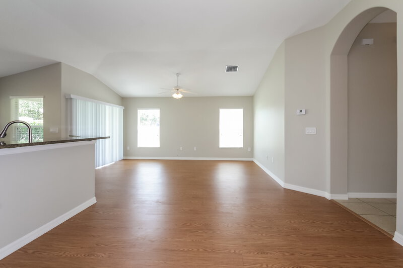 2,410/Mo, 11611 Addison Chase Dr Riverview, FL 33579 Living Room View 2