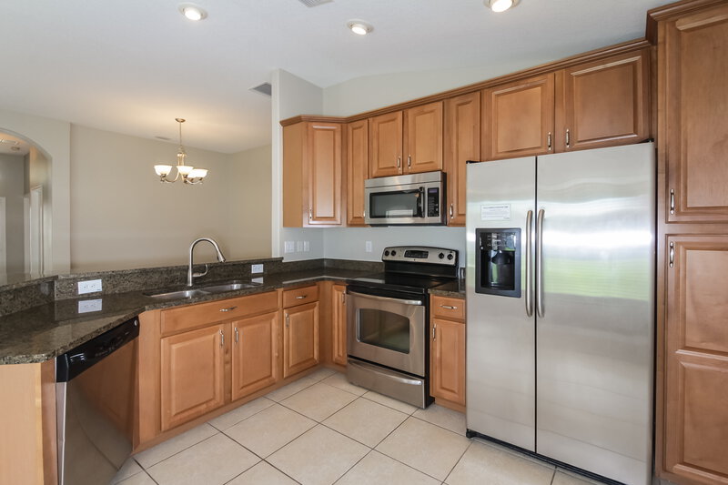 2,410/Mo, 11611 Addison Chase Dr Riverview, FL 33579 Kitchen View