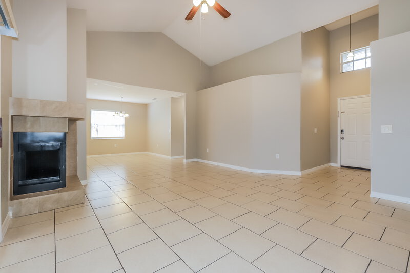 2,050/Mo, 366 Vineyard Dr Lakeland, FL 33809 Living Room View